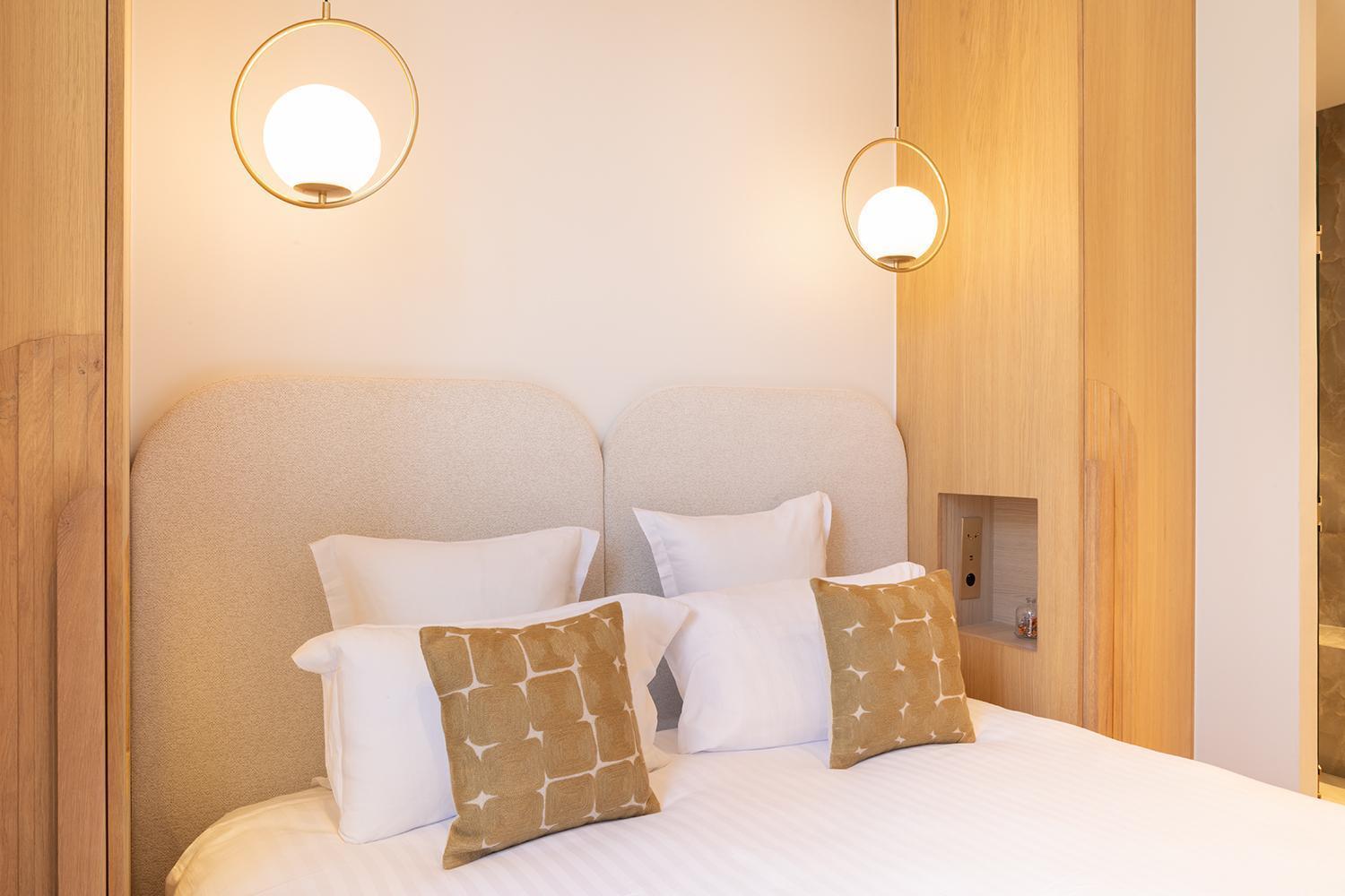 Appartement Maison Galante's With Services In La Madeleine - Opera Parijs