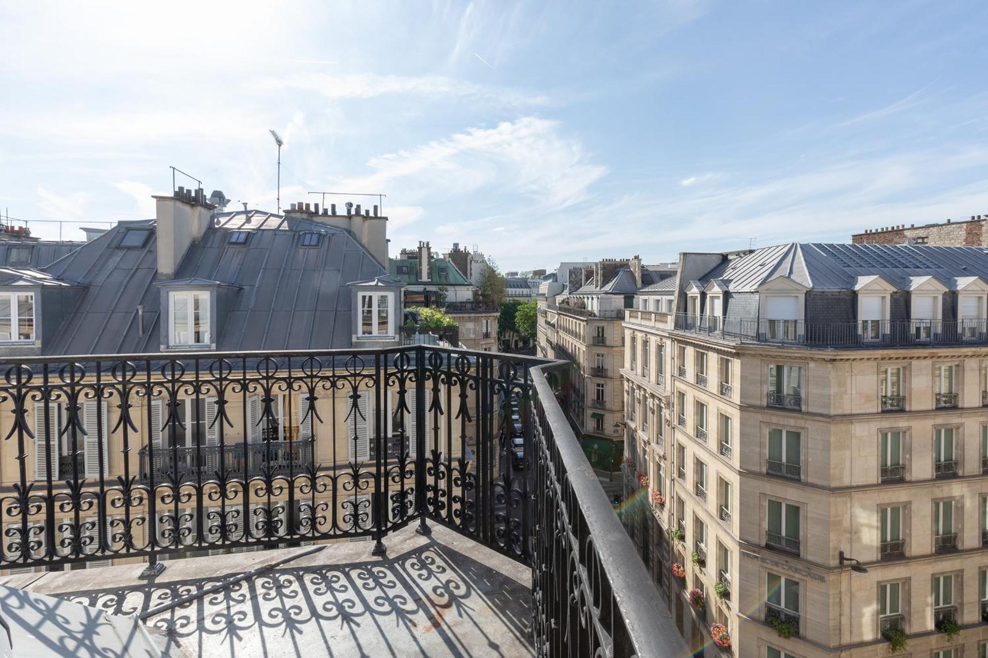 Maison Galante's With Services In La Madeleine - Opera *
