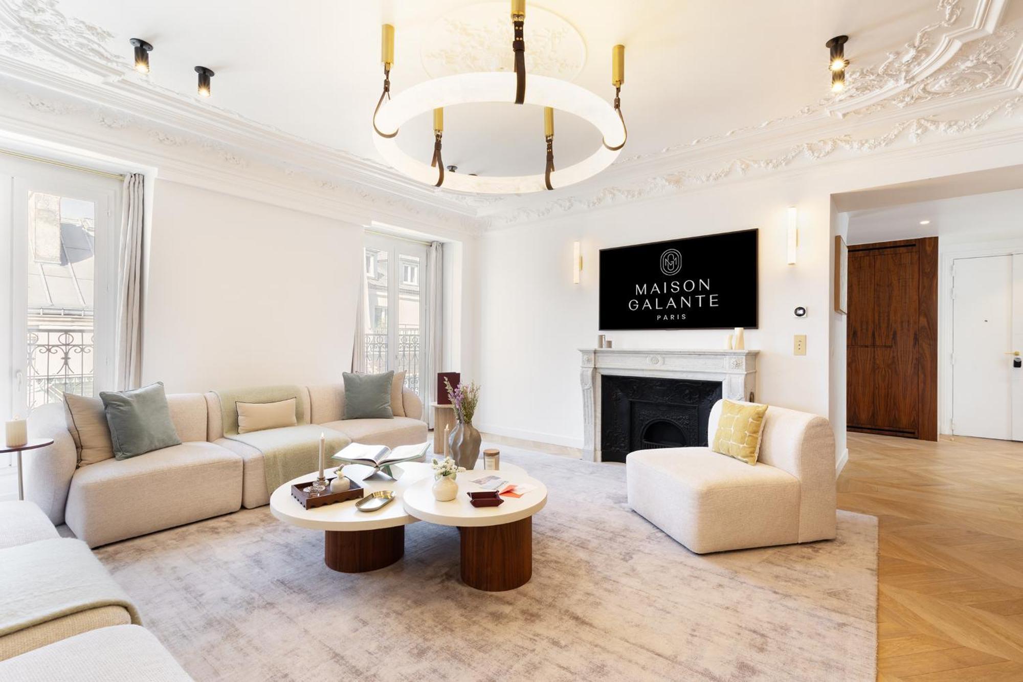 Maison Galante's With Services In La Madeleine - Opera Appartement