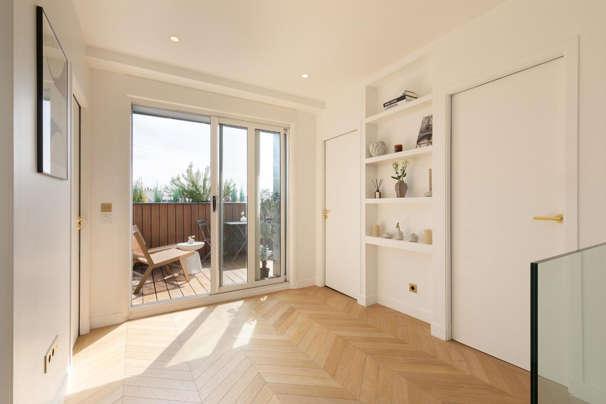 Maison Galante's With Services In La Madeleine - Opera Appartement